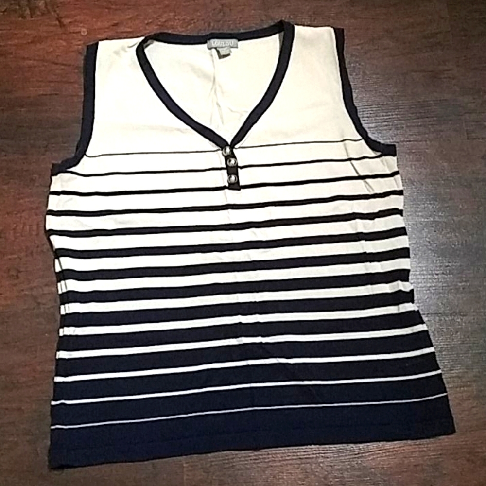 Sleeveless blouse (S)